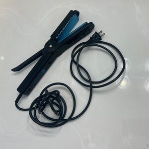 Solano Sapphire Professional Hair Straightener. Made in Italy (125V for USA Use)